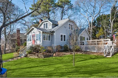 6 Private Row, Hampton Bays, NY 11946 - Photo 2