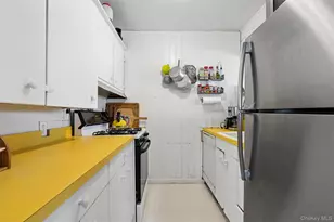 6 Private Row, Hampton Bays, NY 11946 - Photo 8