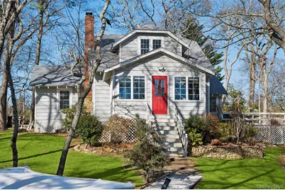 6 Private Row, Hampton Bays, NY 11946 - Photo 1