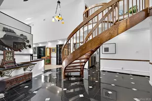 9 Applegreen Dr, Old Westbury, NY 11568 - Photo 4