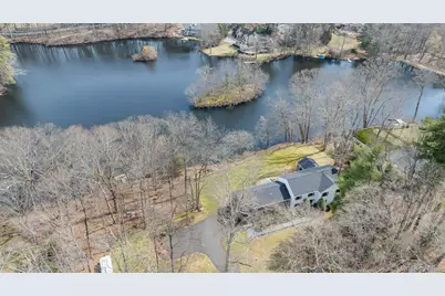 83 Burning Tree Rd, Greenwich, CT 06830 - Photo 16
