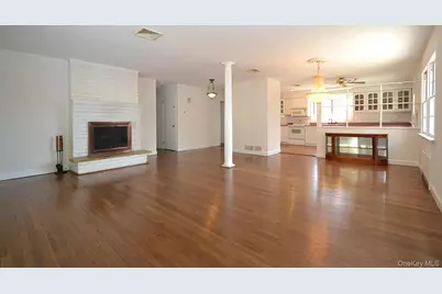 16 Hunter Place, Smithtown, NY 11787 - Photo 6