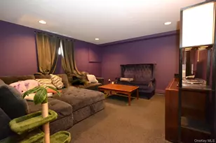 16 Hunter Pl, Smithtown, NY 11787 - Photo 12