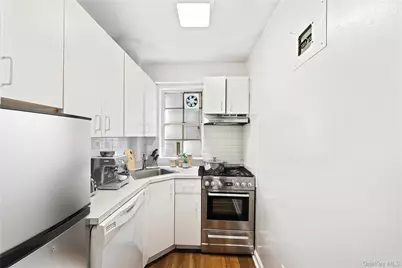 321 E 48th Street #9D, New York, NY 10017 - Photo 12
