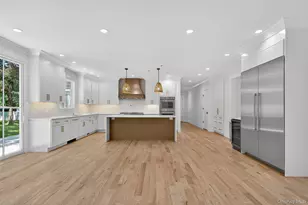654 Caledonia Rd, Dix Hills, NY 11746 - Photo 14