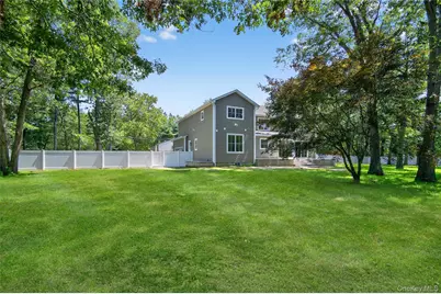 654 Caledonia Road, Dix Hills, NY 11746 - Photo 36