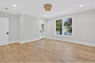 654 Caledonia Road, Dix Hills, NY 11746 - Photo 20