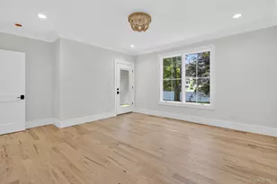 654 Caledonia Rd, Dix Hills, NY 11746 - Photo 20