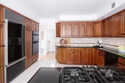 80 Deerhurst Road, Scarsdale, NY 10583 - Photo 14