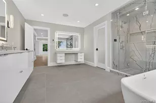 32 Pine Rd, Syosset, NY 11791 - Photo 26