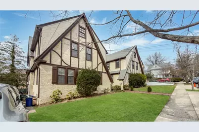 4320 Hamilton Place, Little Neck, NY 11363 - Photo 34