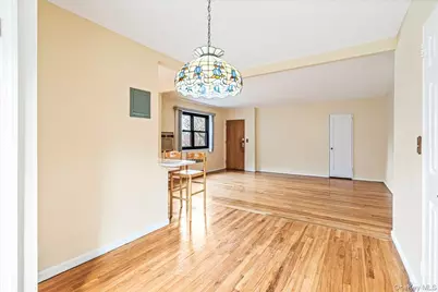 246-10 57 Drive #481, Douglaston, NY 11362 - Photo 10