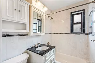 246-10 57th Dr, Douglaston, NY 11362 - Photo 12