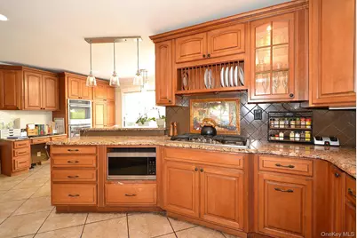 3 Chuck Court, Port Jefferson, NY 11777 - Photo 4