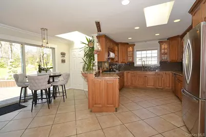 3 Chuck Court, Port Jefferson, NY 11777 - Photo 6