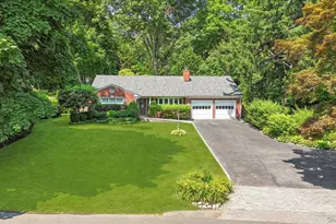 277 W Neck Rd, Huntington, NY 11743 - Photo 2