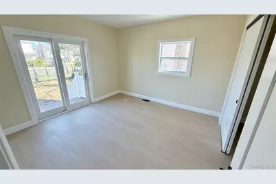 3295 Parkway Drive, Baldwin, NY 11510 - Photo 14