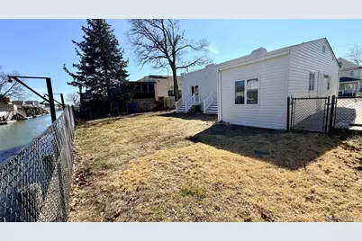 3295 Parkway Drive, Baldwin, NY 11510 - Photo 10