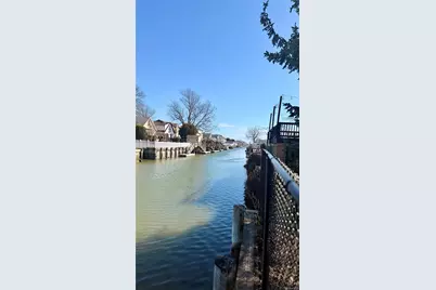 3295 Parkway Drive, Baldwin, NY 11510 - Photo 2