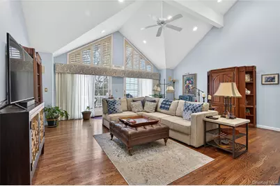 2 Crescent Court, Centerport, NY 11721 - Photo 8