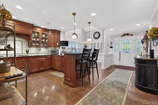 2 Crescent Ct, Centerport, NY 11721 - Photo 4