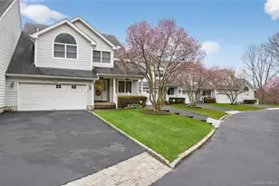 2 Crescent Ct, Centerport, NY 11721 - Photo 2