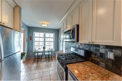 83 Broadlawn Drive, Central Islip, NY 11722 - Photo 6