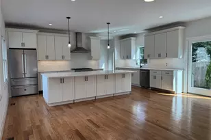 11 1st St, Glenwood Landing, NY 11547 - Photo 2