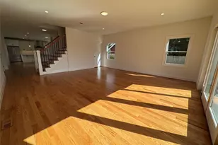 11 1st St, Glenwood Landing, NY 11547 - Photo 4