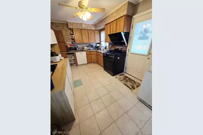 157 Barwick Boulevard, Mineola, NY 11501 - Photo 12