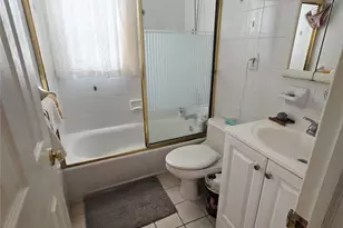 157 Barwick Blvd, Mineola, NY 11501 - Photo 10