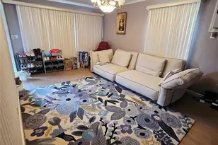 157 Barwick Blvd, Mineola, NY 11501 - Photo 8