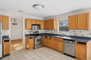 6 1st Ave, Holtsville, NY 11742 - Photo 8