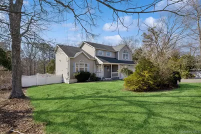 6 1st Avenue, Holtsville, NY 11742 - Photo 2