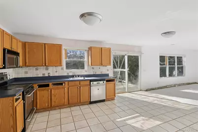 6 1st Avenue, Holtsville, NY 11742 - Photo 10