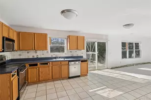 6 1st Ave, Holtsville, NY 11742 - Photo 10