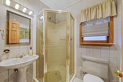 46 Anita Place, Farmingdale, NY 11735 - Photo 20