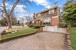 46 Anita Pl, Farmingdale, NY 11735 - Photo 2