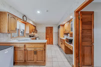 46 Anita Place, Farmingdale, NY 11735 - Photo 14