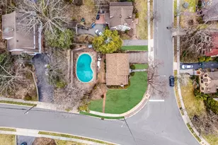 46 Anita Pl, Farmingdale, NY 11735 - Photo 6