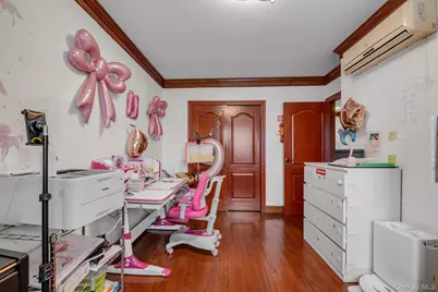 6906 Fresh Meadow Lane, Fresh Meadows, NY 11365 - Photo 10