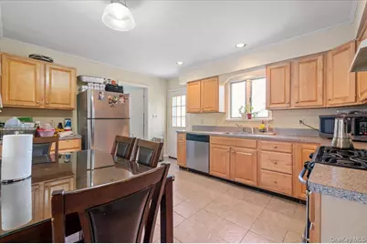 316 S 3rd Street, Lindenhurst, NY 11757 - Photo 4