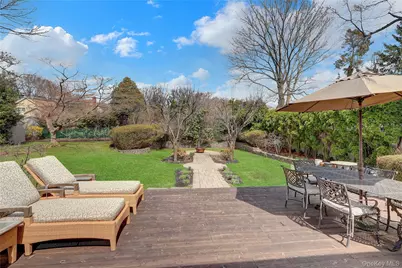 27 Cedar Street, Syosset, NY 11791 - Photo 22