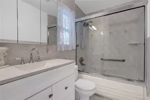 27 Cedar St, Syosset, NY 11791 - Photo 16