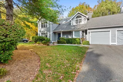 57 Old Town Crossing, Mount Kisco, NY 10549 - Photo 2