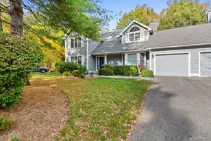 57 Old Town Crossing, Mount Kisco, NY 10549 - Photo 2