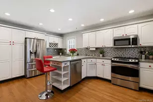 44 S Howells Ave, Farmingville, NY 11738 - Photo 4