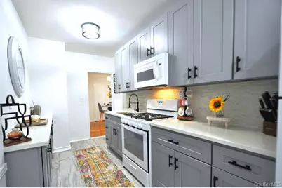 19 Abeel Street #2E, Yonkers, NY 10705 - Photo 8