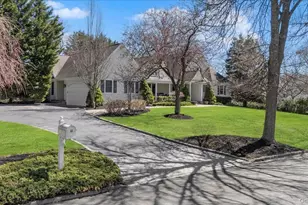 2 Memas Ct, Dix Hills, NY 11746 - Photo 48