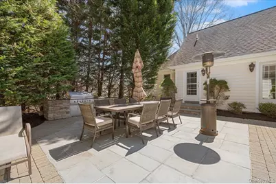 2 Memas Court, Dix Hills, NY 11746 - Photo 42